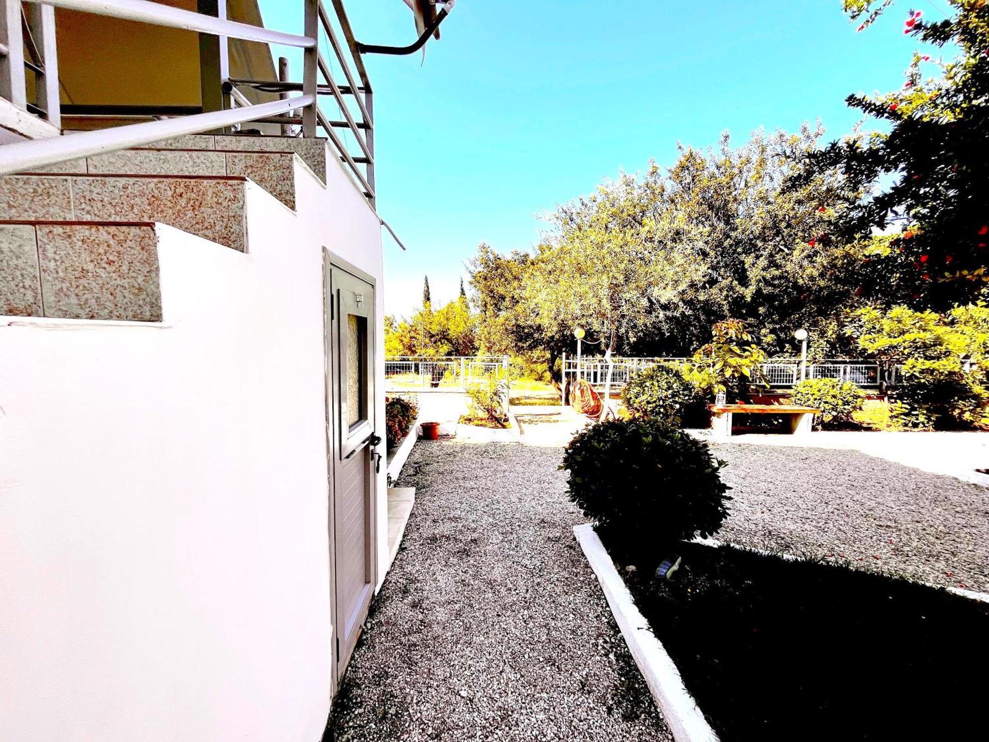 Garden Rooms Химара Экстерьер фото