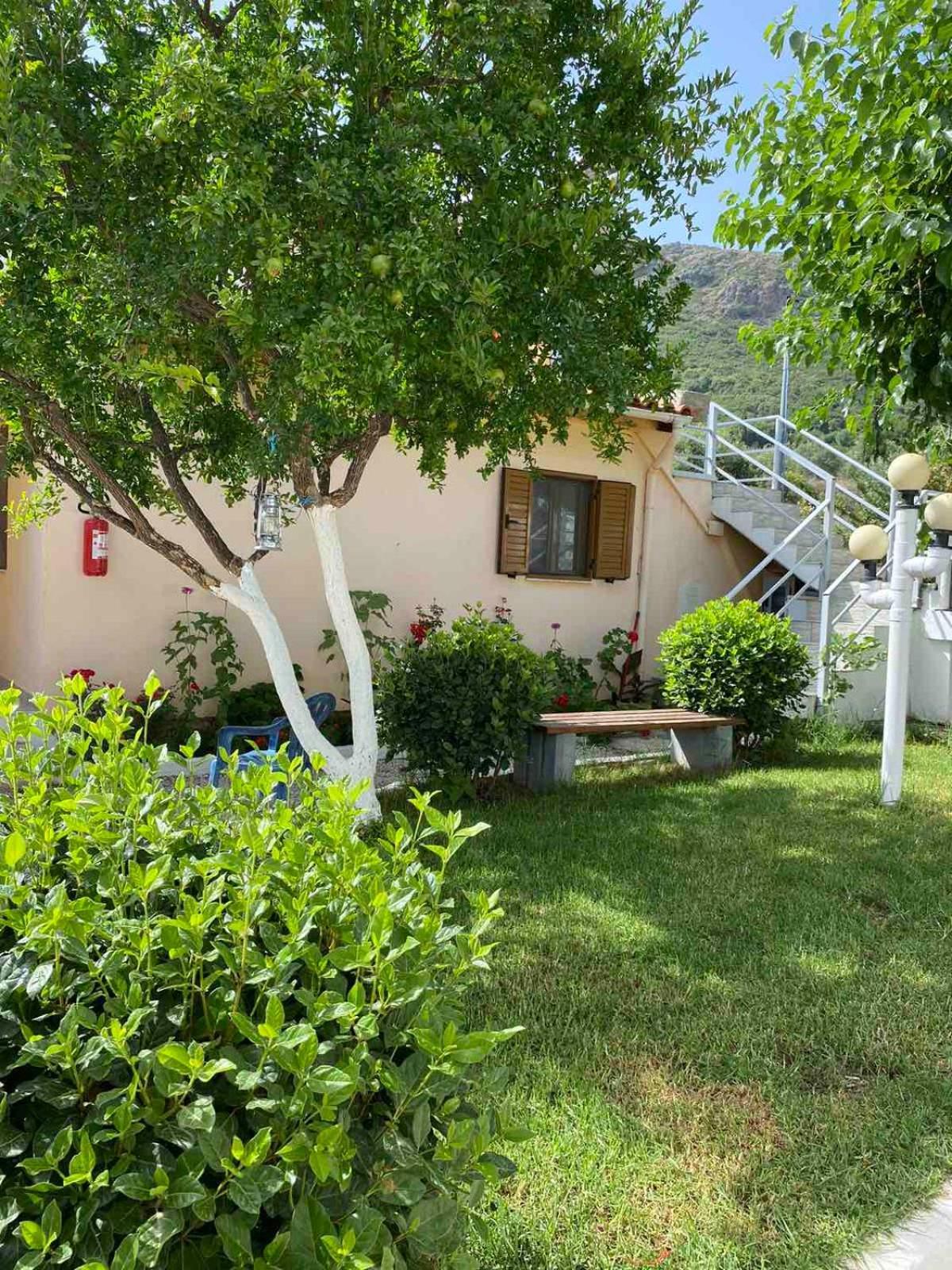 Garden Rooms Химара Экстерьер фото