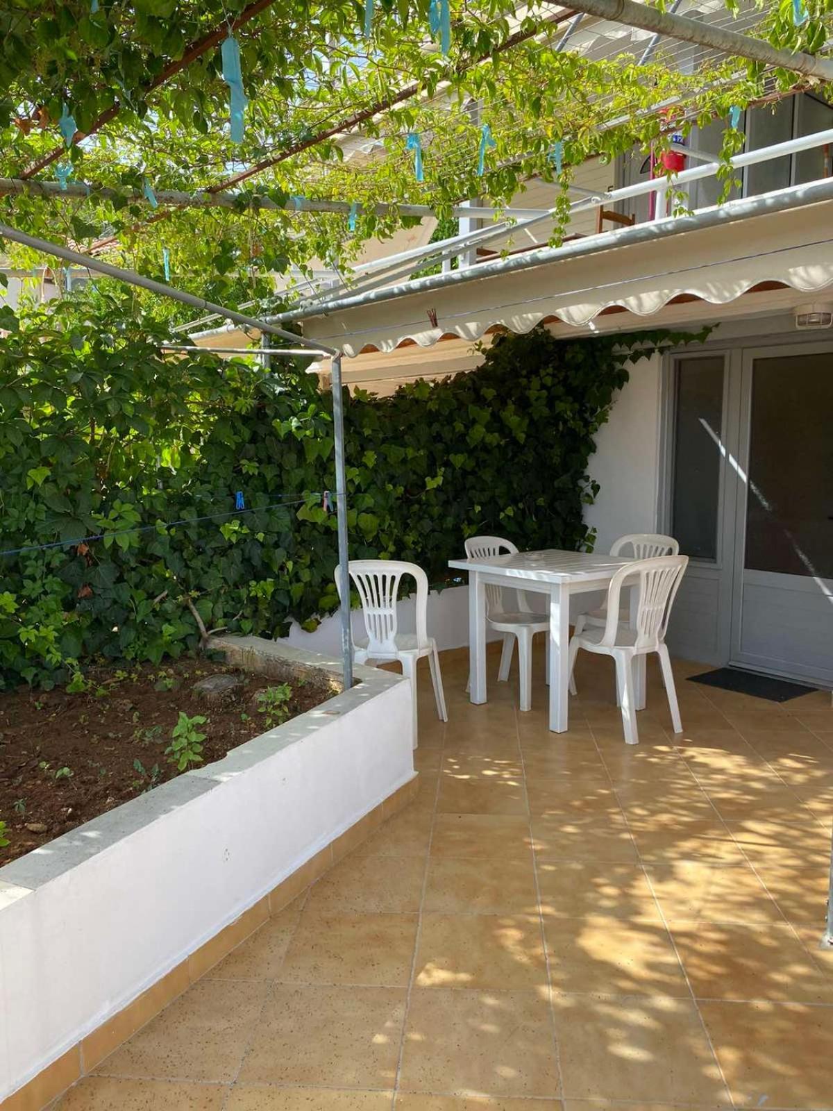 Garden Rooms Химара Экстерьер фото